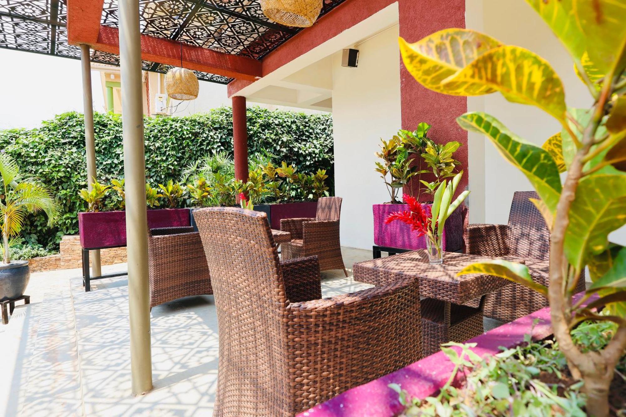 Bon Bini Residence Kampala Bagian luar foto