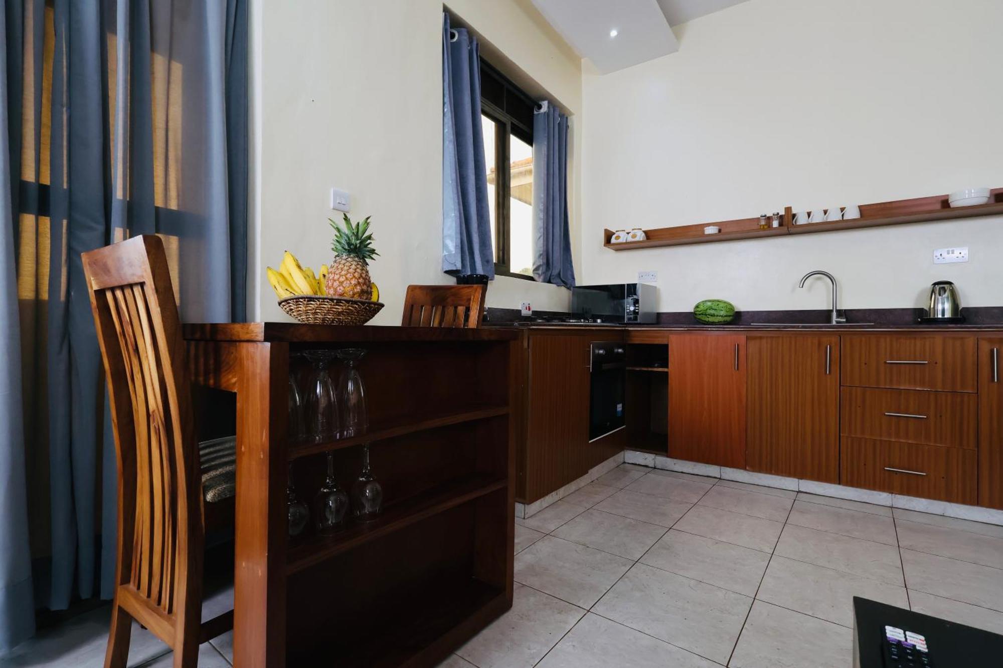 Bon Bini Residence Kampala Bagian luar foto