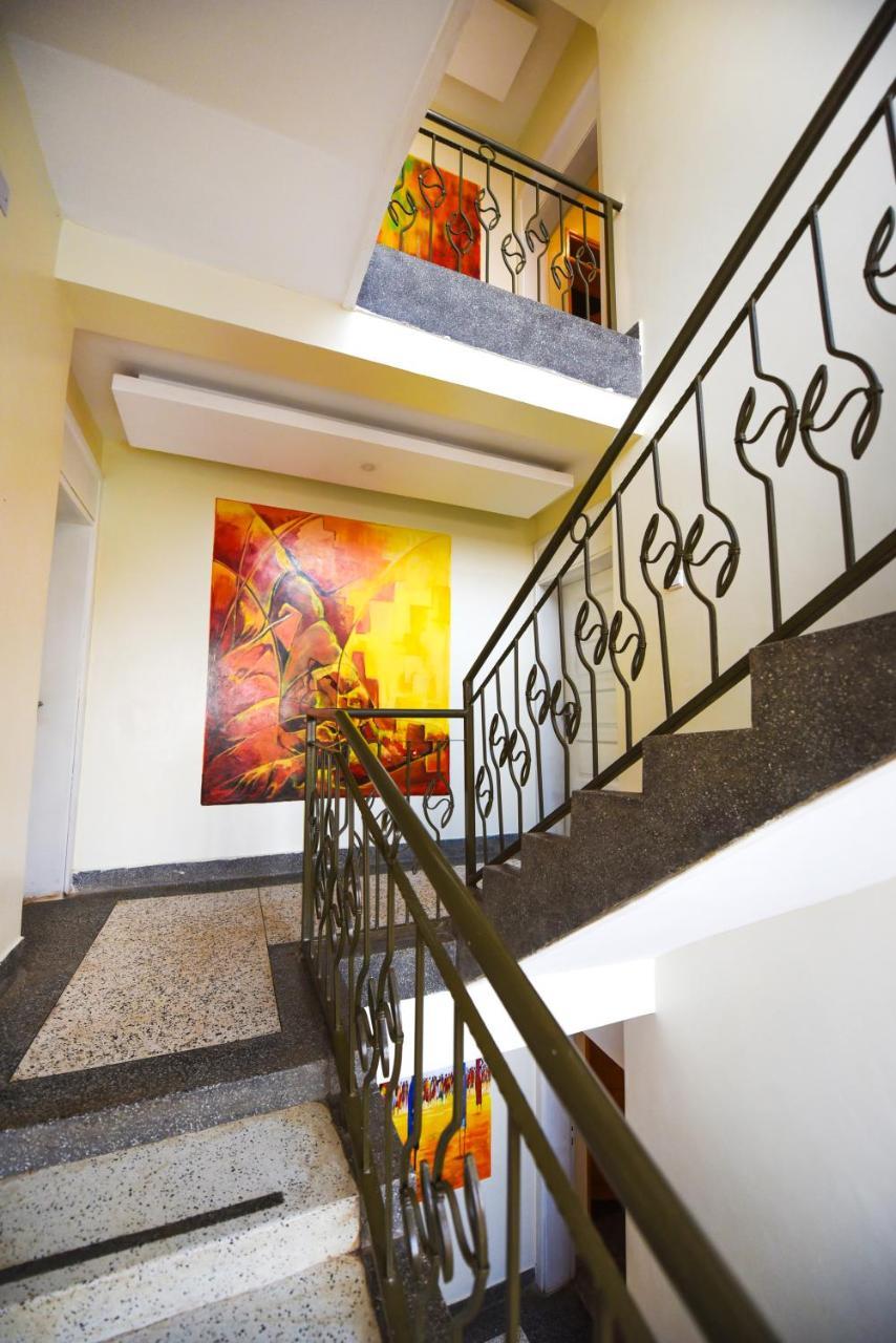 Bon Bini Residence Kampala Bagian luar foto
