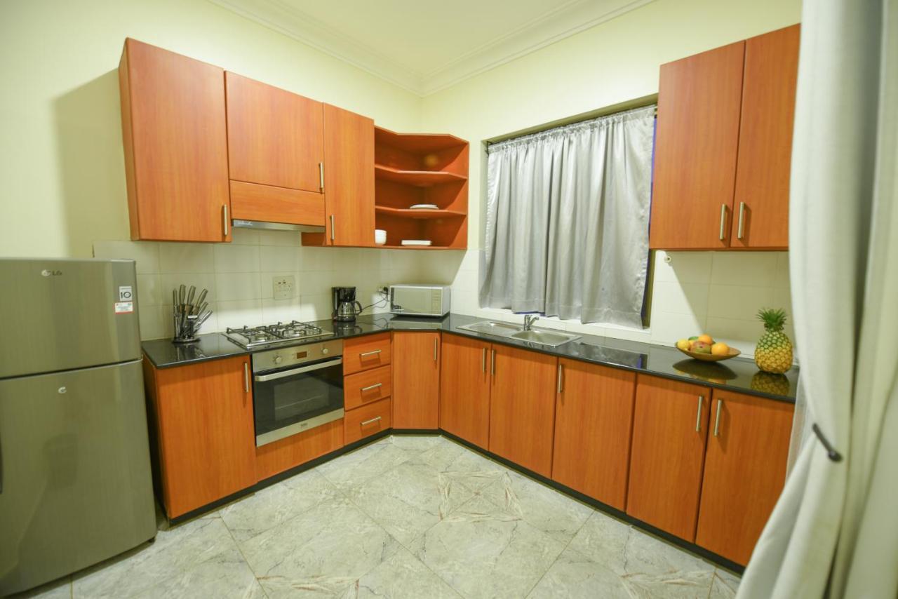Bon Bini Residence Kampala Bagian luar foto